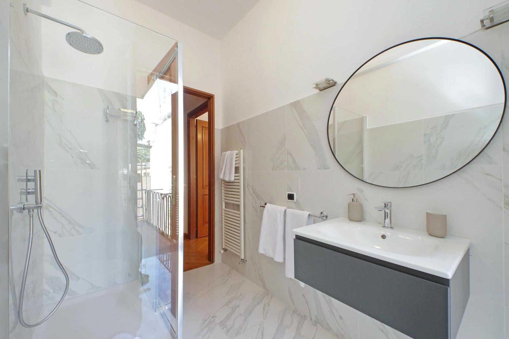Ych-Comfortable 2 Bedrooms Flat Near Colosseum Roma Dış mekan fotoğraf