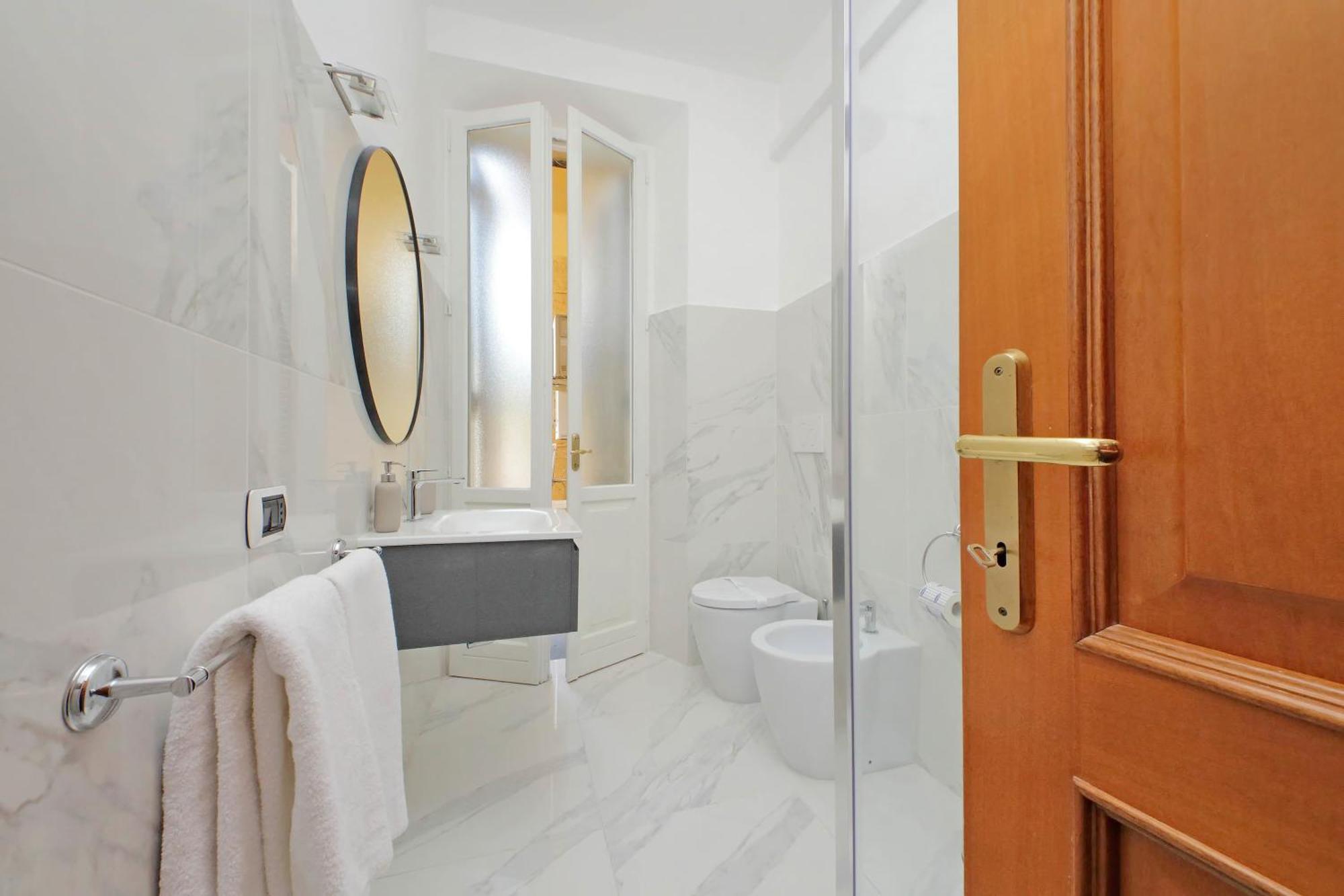 Ych-Comfortable 2 Bedrooms Flat Near Colosseum Roma Dış mekan fotoğraf