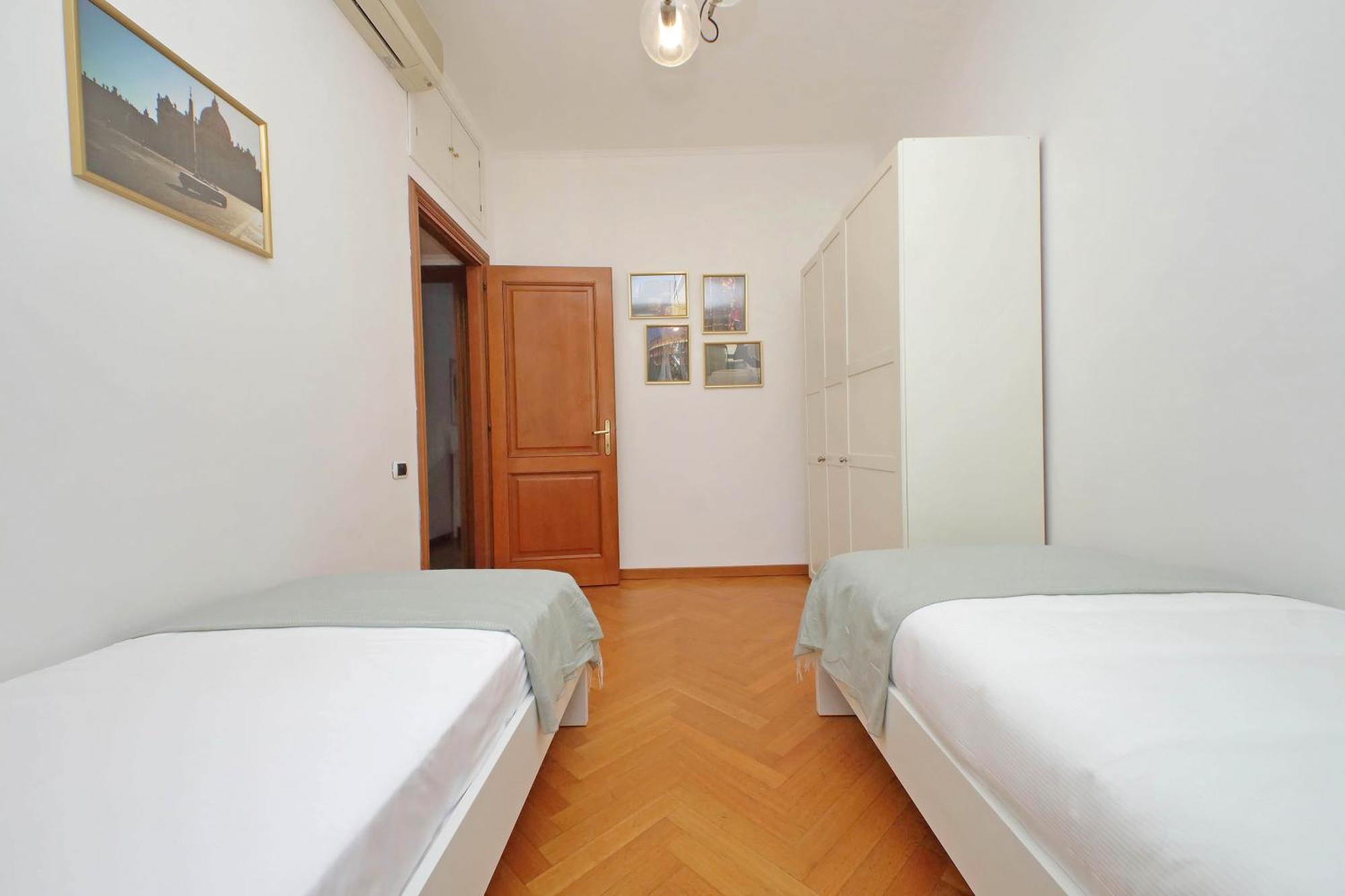 Ych-Comfortable 2 Bedrooms Flat Near Colosseum Roma Dış mekan fotoğraf