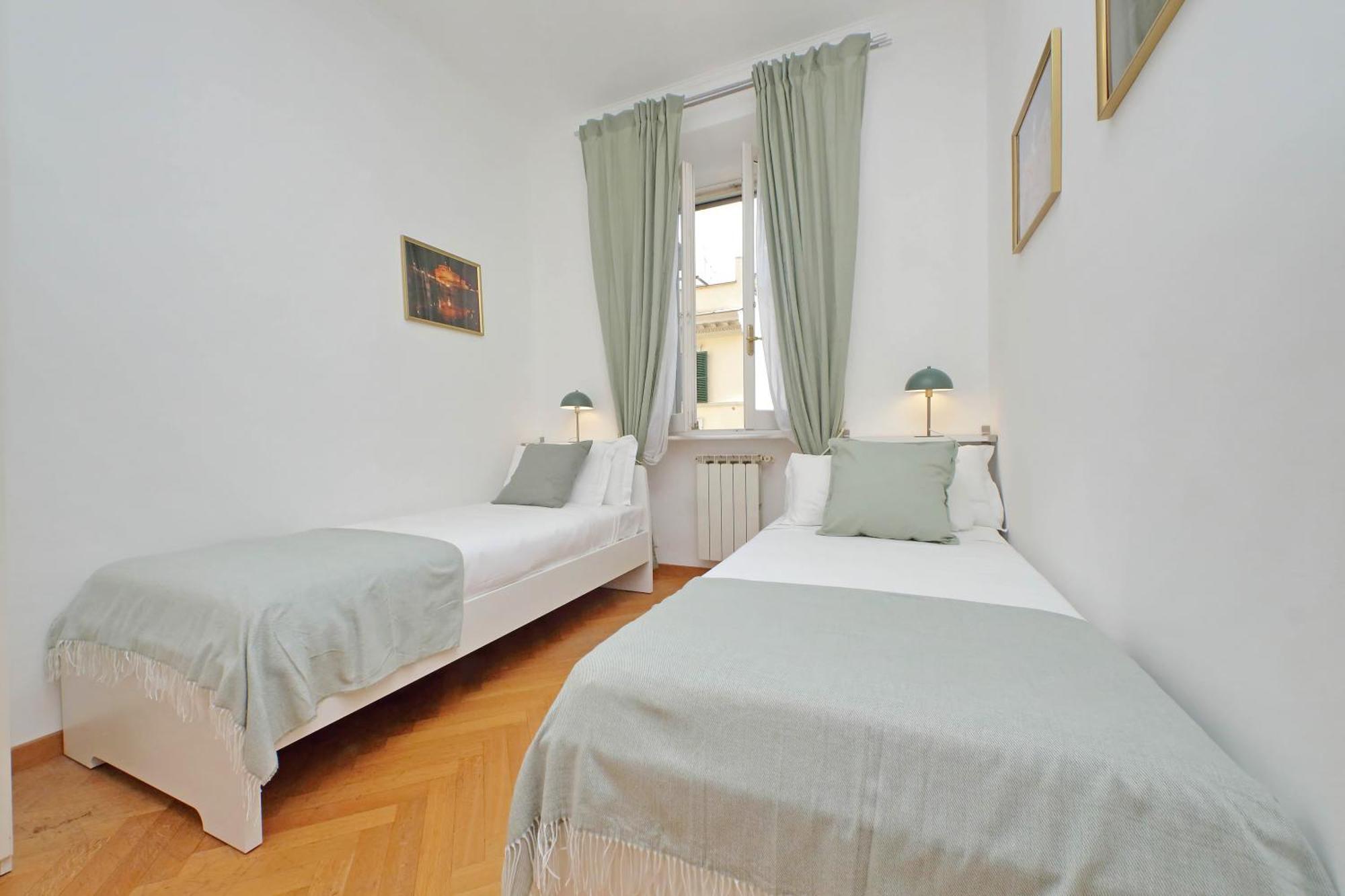 Ych-Comfortable 2 Bedrooms Flat Near Colosseum Roma Dış mekan fotoğraf